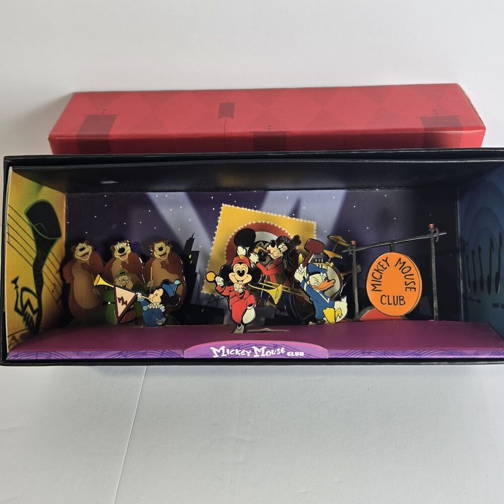 Mickey Mouse Club Disney Tiny Kingdom 5 Piece Diorama Flat-Enamel Figurines Set